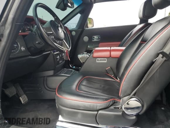 ✅ 2016 Rolls-Royce Drophead Coupe • VIN: SCA682D58GUX75371 • Lot: 70940555. Listed on Copart with 30,934 mi. Free auction sales archive from the USA and detailed vehicle history report at DreamBid. Image 7.