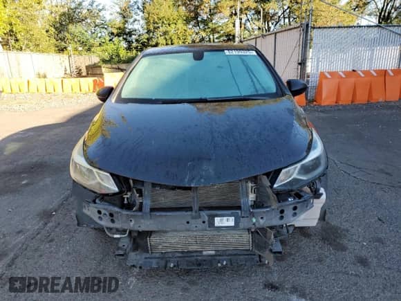 2018 Chevrolet Cruze LT z VIN 1G1BE5SM9J7224392, wystawiony jako Copart lot #82199325 z przebiegiem 156 330 mil mil oraz Szkoda całkowita • Salvage title. Historia ofert i sprzedaży dostępna na DreamBid. Obrazek 5.