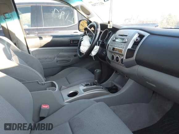 ✅ 2007 Toyota Tacoma PreRunner • VIN: 3TMJU62N87M032187 • Lot: 41327349. Listed on IAAI with 216,586 mi. Free auction sales archive from the USA and detailed vehicle history report at DreamBid. Image 5.