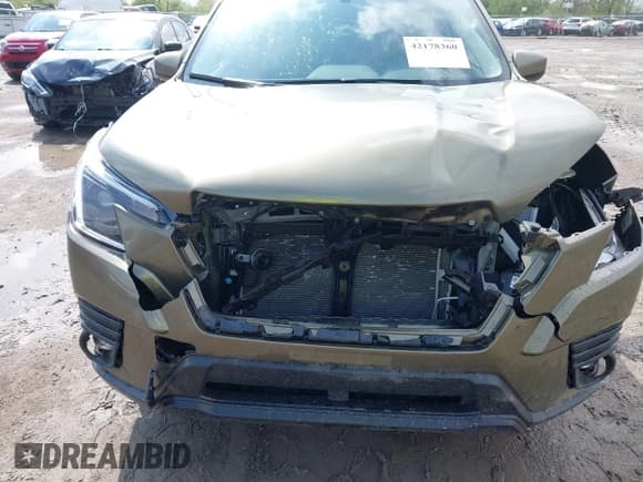 ✅ 2024 Subaru Forester Premium • VIN: JF2SKADC2RH503185 • Lot: 42178360. Listed on IAAI with 23,250 mi. Free auction sales archive from the USA and detailed vehicle history report at DreamBid. Image 6.