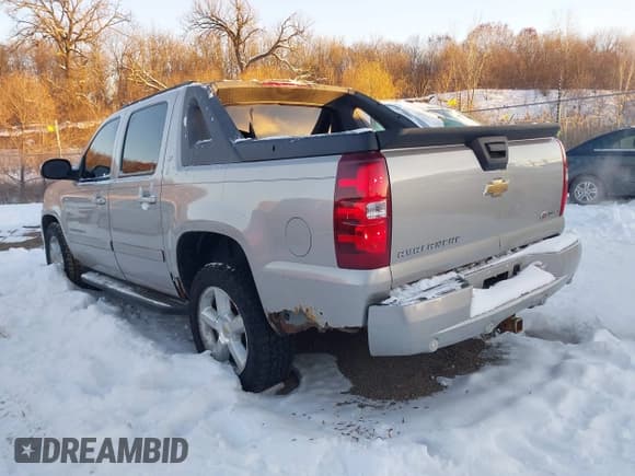 ✅ 2007 Chevrolet Avalanche LTZ • VIN: 3GNFK12307G280632 • Lot: 43825189. Listed on IAAI with 194,320 mi. Free auction sales archive from the USA and detailed vehicle history report at DreamBid. Image 3.