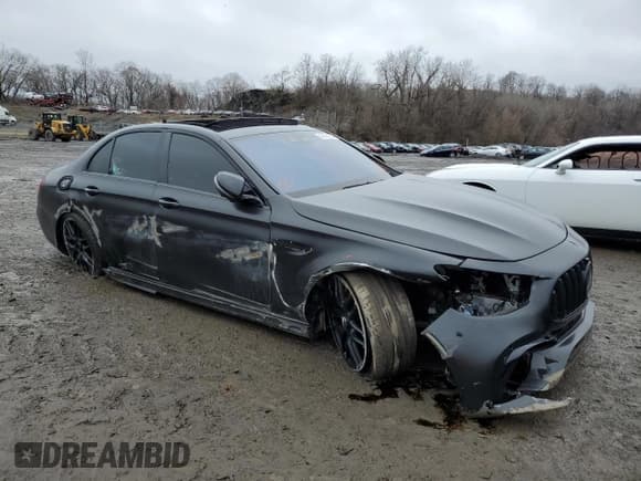 ✅ 2021 Mercedes-Benz E 63 S AMG • VIN: W1KZF8KB8MA934366 • Лот: 45698954. Опубликован ранее на Copart с пробегом Не указан. Бесплатный доступ к архиву аукционных продаж из США и подробный отчёт об истории автомобиля на DreamBid. Изображение 4.