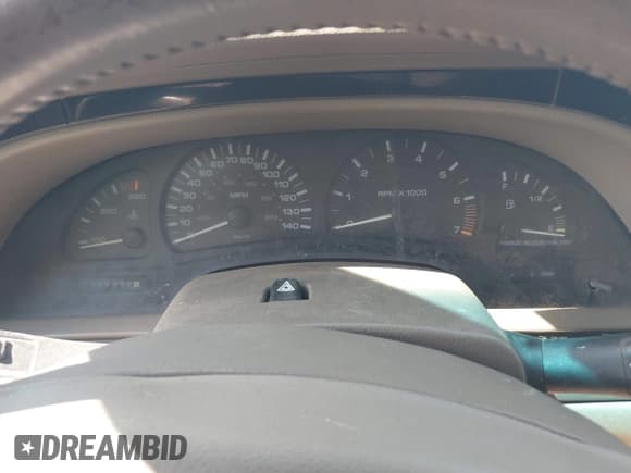 ✅ 1997 Oldsmobile Aurora • VIN: 1G3GR62CXV4123125 • Lot: 42636746. Wystawiony na IAAI z przebiegiem 146 062 mil. Bezpłatny archiwum sprzedaży aukcyjnych z USA i szczegółowy raport historii pojazdu na DreamBid. Zdjęcie 7.