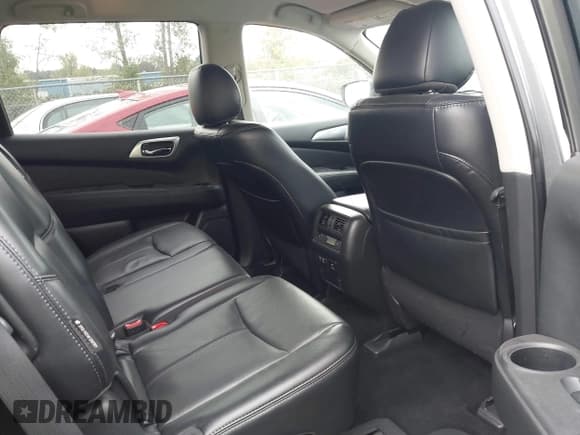 ✅ 2020 Nissan Pathfinder SL • VIN: 5N1DR2CM7LC633742 • Lot: 43263315. Listed on IAAI with 102,549 mi. Free auction sales archive from the USA and detailed vehicle history report at DreamBid. Image 8.