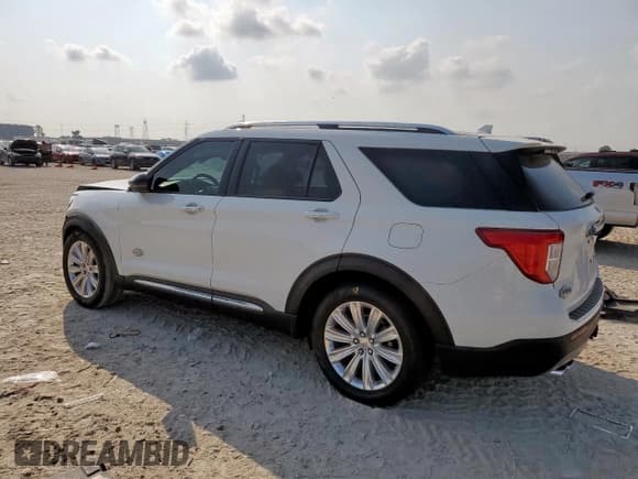 ✅ 2023 Ford Explorer King Ranch • VIN: 1FM5K7LC6PGA53247 • Lot: 81274165. Wystawiony na Copart z przebiegiem 61 321 mil. Bezpłatny archiwum sprzedaży aukcyjnych z USA i szczegółowy raport historii pojazdu na DreamBid. Zdjęcie 2.