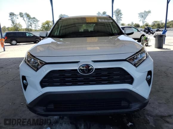 ✅ 2020 Toyota RAV4 XLE • VIN: JTMP1RFV8LD058082 • Лот: 82181885. Опубликован ранее на Copart с пробегом 131 024 миль. Бесплатный доступ к архиву аукционных продаж из США и подробный отчёт об истории автомобиля на DreamBid. Изображение 5.