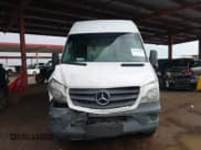 ✅ 2015 Mercedes-Benz Sprinter Cargo EXT • VIN: WD3PE8DBXFP136415 • Lot: 43326501. Wystawiony na IAAI z przebiegiem 245 622 mil. Bezpłatny archiwum sprzedaży aukcyjnych z USA i szczegółowy raport historii pojazdu na DreamBid. Zdjęcie 12.