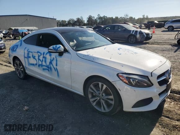 ✅ 2018 Mercedes-Benz C 300 • VIN: WDDWJ4KB7JF679511 • Lot: 85145625. Wystawiony na Copart z przebiegiem 118 623 mil. Bezpłatny archiwum sprzedaży aukcyjnych z USA i szczegółowy raport historii pojazdu na DreamBid. Zdjęcie 4.