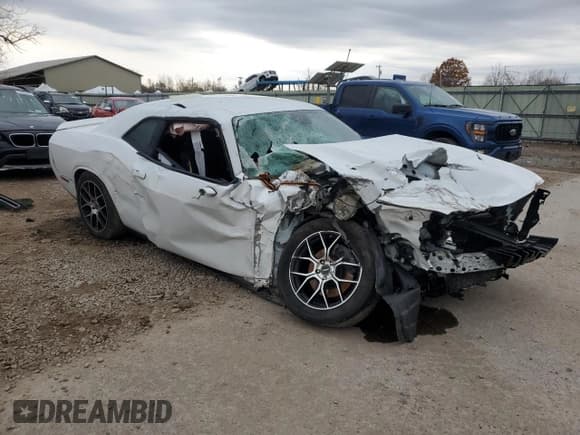 ✅ 2019 Dodge Challenger SXT • VIN: 2C3CDZGG2KH529493 • Lot: 91109685. Wystawiony na Copart z przebiegiem 53 924 mil. Bezpłatny archiwum sprzedaży aukcyjnych z USA i szczegółowy raport historii pojazdu na DreamBid. Zdjęcie 4.