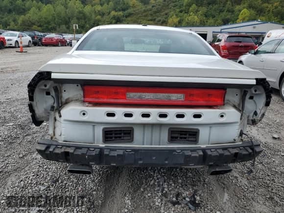 2011 Dodge Challenger R/T z VIN 2B3CJ5DTXBH574956, wystawiony jako Copart lot #72314224 z przebiegiem 58 054 mil mil oraz Szkoda całkowita • Salvage title. Historia ofert i sprzedaży dostępna na DreamBid. Obrazek 6.