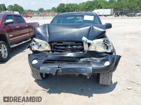 ✅ 2008 Toyota Tacoma • VIN: 5TELU42N78Z516417 • Lot: 42679654. Listed on IAAI with 320,639 mi. Free auction sales archive from the USA and detailed vehicle history report at DreamBid. Image 11.