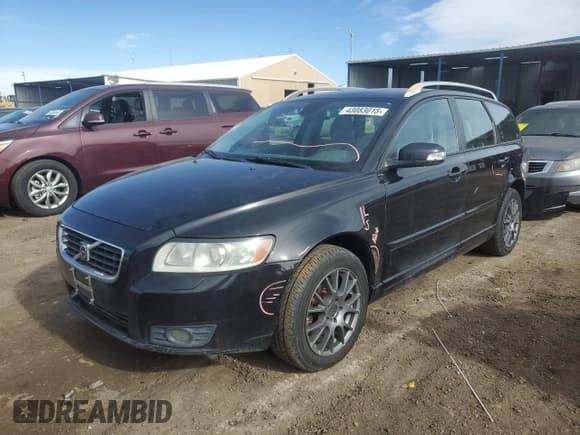 ✅ 2008 Volvo V50 2.5T • VIN: YV1MJ672X82396604 • Lot: 43083015. Wystawiony na Copart z przebiegiem 148 791 mil. Bezpłatny archiwum sprzedaży aukcyjnych z USA i szczegółowy raport historii pojazdu na DreamBid. Zdjęcie 1.
