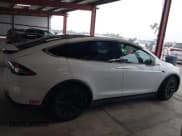 ✅ 2017 Tesla Model X 90D • VIN: 5YJXCBE20HF055203 • Lot: 43812401. Wystawiony na IAAI z przebiegiem 77 169 mil. Bezpłatny archiwum sprzedaży aukcyjnych z USA i szczegółowy raport historii pojazdu na DreamBid. Zdjęcie 12.