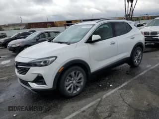 ✅ 2020 Buick Encore GX Essence • VIN: KL4MMFS27LB127208 • Lot: 48596745. Wystawiony na Copart z przebiegiem 35 458 mil. Bezpłatny archiwum sprzedaży aukcyjnych z USA i szczegółowy raport historii pojazdu na DreamBid. Zdjęcie 1.