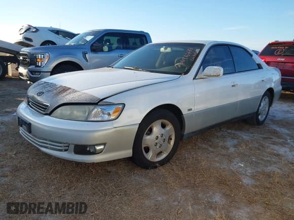 ✅ 2000 Lexus ES 300 • VIN: JT8BF28G8Y5091813 • Lot: 41798058. Listed on IAAI with Not provided. Free auction sales archive from the USA and detailed vehicle history report at DreamBid. Image 2.