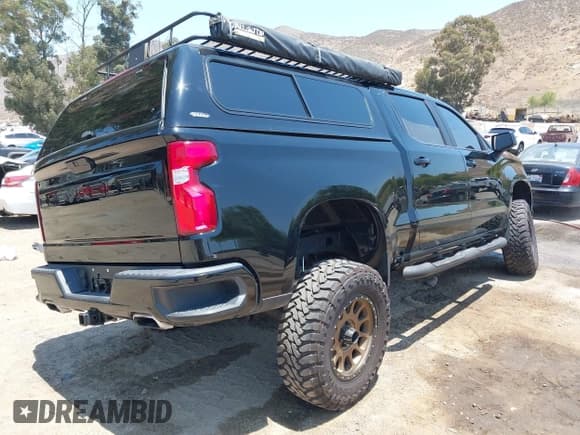 ✅ 2022 Chevrolet Silverado 1500 LT Trail Boss • VIN: 3GCPYFED3NG191955 • Lot: 42676283. Wystawiony na IAAI z przebiegiem 48 933 mil. Bezpłatny archiwum sprzedaży aukcyjnych z USA i szczegółowy raport historii pojazdu na DreamBid. Zdjęcie 4.
