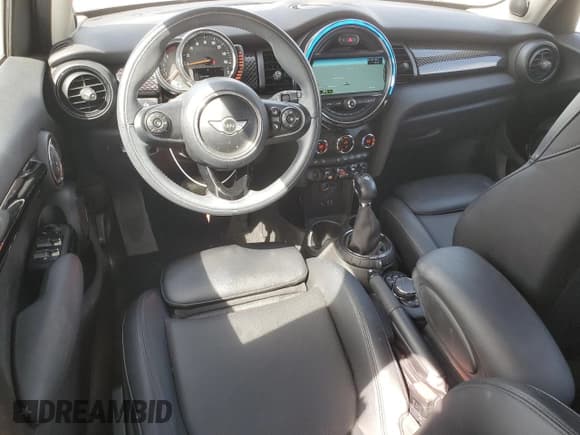 ✅ 2016 MINI Hardtop 4 Door S • VIN: WMWXU3C51G2D28635 • Лот: 50839805. Опубликован ранее на Copart с пробегом 76 274 миль. Бесплатный доступ к архиву аукционных продаж из США и подробный отчёт об истории автомобиля на DreamBid. Изображение 8.