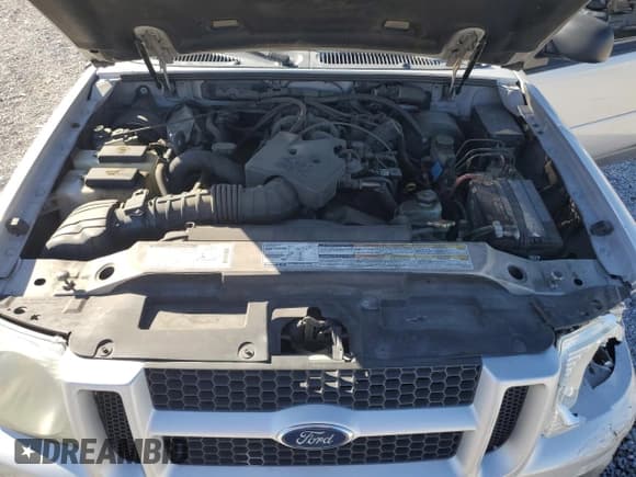 ✅ 2001 Ford Explorer Sport • VIN: 1FMYU70E61UC86910 • Lot: 71248374. Listed on Copart with 163,973 mi. Free auction sales archive from the USA and detailed vehicle history report at DreamBid. Image 13.