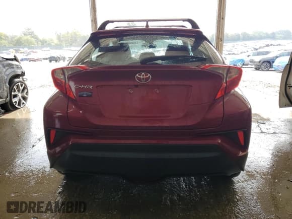 ✅ 2018 Toyota C-HR XLE • VIN: NMTKHMBX6JR005686 • Лот: 85548555. Опубликован ранее на Copart с пробегом 72 918 миль. Бесплатный доступ к архиву аукционных продаж из США и подробный отчёт об истории автомобиля на DreamBid. Изображение 6.