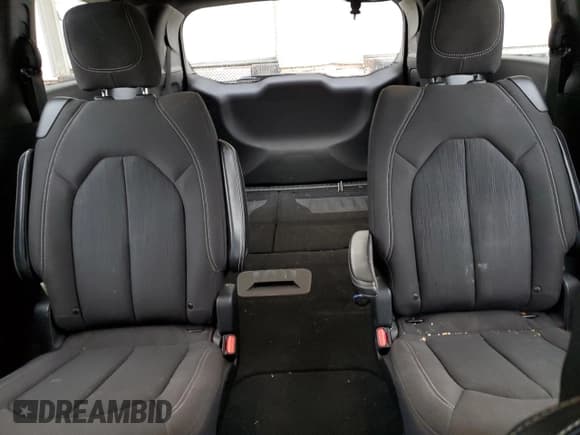 ✅ 2019 Chrysler Pacifica Touring Plus • VIN: 2C4RC1FG5KR629089 • Lot: 87456235. Wystawiony na Copart z przebiegiem 142 526 mil. Bezpłatny archiwum sprzedaży aukcyjnych z USA i szczegółowy raport historii pojazdu na DreamBid. Zdjęcie 10.