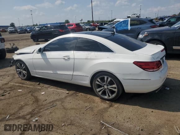 ✅ 2016 Mercedes-Benz E 400 • VIN: WDDKJ6FB4GF332182 • Lot: 67992395. Wystawiony na Copart z przebiegiem 141 910 mil. Bezpłatny archiwum sprzedaży aukcyjnych z USA i szczegółowy raport historii pojazdu na DreamBid. Zdjęcie 2.