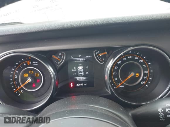 ✅ 2022 Jeep Wrangler Unlimited Sport S • VIN: 1C4HJXDG3NW155467 • Lot: 41638650. Wystawiony na IAAI z przebiegiem 22 698 mil. Bezpłatny archiwum sprzedaży aukcyjnych z USA i szczegółowy raport historii pojazdu na DreamBid. Zdjęcie 7.