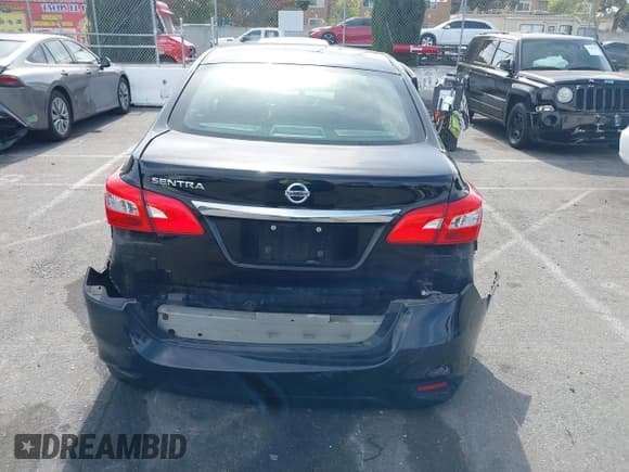 ✅ 2017 Nissan Sentra S • VIN: 3N1AB7AP8HY302854 • Lot: 42246324. Wystawiony na IAAI z przebiegiem 84 109 mil. Bezpłatny archiwum sprzedaży aukcyjnych z USA i szczegółowy raport historii pojazdu na DreamBid. Zdjęcie 16.