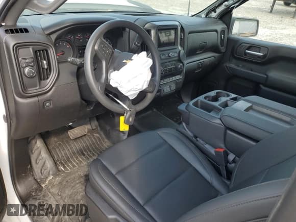 ✅ 2024 Chevrolet Silverado 1500 • VIN: 1GB0WLE73RF410425 • Лот: 71680785. Опубликован ранее на Copart с пробегом 5 847 миль. Бесплатный доступ к архиву аукционных продаж из США и подробный отчёт об истории автомобиля на DreamBid. Изображение 8.