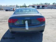 ✅ 2013 Audi RS 5 • VIN: WUAC6AFR2DA900747 • Lot: 41822517. Wystawiony na IAAI z przebiegiem 76 468 mil. Bezpłatny archiwum sprzedaży aukcyjnych z USA i szczegółowy raport historii pojazdu na DreamBid. Zdjęcie 17.