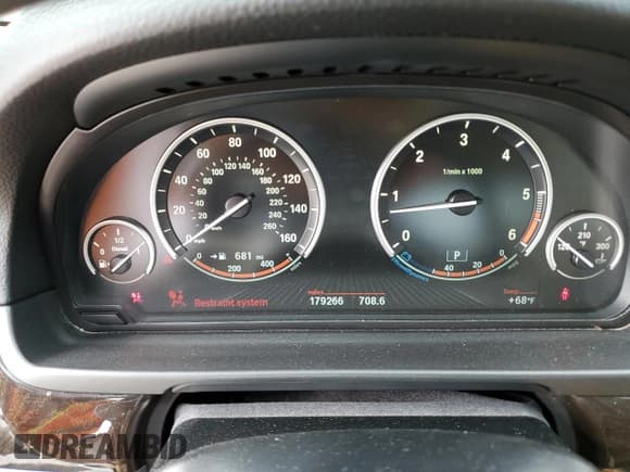 ✅ 2014 BMW 5 Series 535d • VIN: WBAXA5C51ED690807 • Lot: 87231675. Listed on Copart with 179,266 mi. Free auction sales archive from the USA and detailed vehicle history report at DreamBid. Image 9.