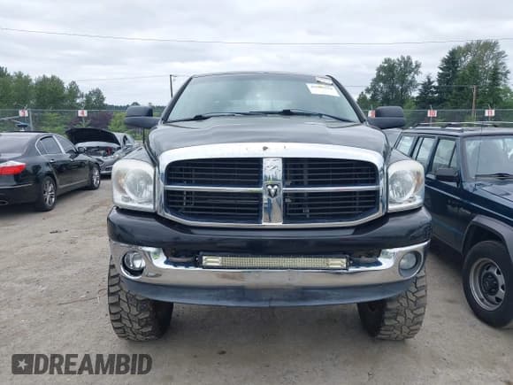 ✅ 2007 Dodge 1500 Laramie • VIN: 3D7KS19D97G746117 • Lot: 42509554. Wystawiony na IAAI z przebiegiem 121 548 mil. Bezpłatny archiwum sprzedaży aukcyjnych z USA i szczegółowy raport historii pojazdu na DreamBid. Zdjęcie 12.