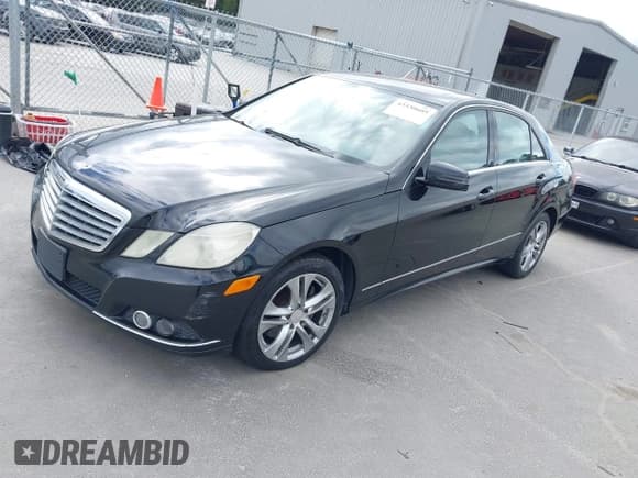 ✅ 2010 Mercedes-Benz E 350 Luxury • VIN: WDDHF8HB6AA139069 • Lot: 43330605. Listed on IAAI with 264,030 mi. Free auction sales archive from the USA and detailed vehicle history report at DreamBid. Image 2.
