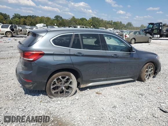 ✅ 2022 BMW X1 xDrive28i • VIN: WBXJG9C08N5U64344 • Lot: 80589795. Wystawiony na Copart z przebiegiem 74 019 mil. Bezpłatny archiwum sprzedaży aukcyjnych z USA i szczegółowy raport historii pojazdu na DreamBid. Zdjęcie 3.