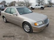 ✅ 2000 Mercedes-Benz C 230 Kompressor • VIN: WDBHA24G3YA815994 • Lot: 43740693. Wystawiony na IAAI z przebiegiem 131 890 mil. Bezpłatny archiwum sprzedaży aukcyjnych z USA i szczegółowy raport historii pojazdu na DreamBid. Zdjęcie 1.