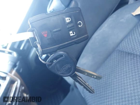 ✅ 2019 Chevrolet Silverado 1500 LT • VIN: 2GCVKPEC7K1217712 • Lot: 43382960. Wystawiony na IAAI z przebiegiem 84 088 mil. Bezpłatny archiwum sprzedaży aukcyjnych z USA i szczegółowy raport historii pojazdu na DreamBid. Zdjęcie 11.