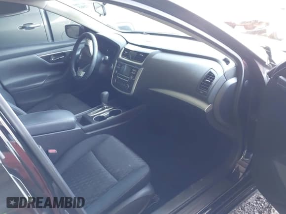 ✅ 2018 Nissan Altima SV • VIN: 1N4AL3AP0JC475596 • Lot: 43452565. Wystawiony na IAAI z przebiegiem 131 453 mil. Bezpłatny archiwum sprzedaży aukcyjnych z USA i szczegółowy raport historii pojazdu na DreamBid. Zdjęcie 5.