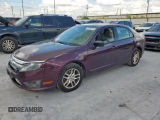 ✅ 2011 Ford Fusion S • VIN: 3FAHP0GA6BR291688 • Лот: 86793465. Опубликован ранее на Copart с пробегом 233 237 миль. Бесплатный доступ к архиву аукционных продаж из США и подробный отчёт об истории автомобиля на DreamBid. Изображение 1.