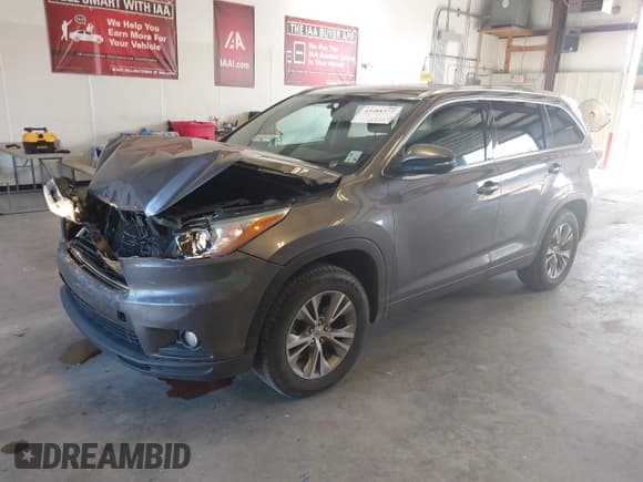 ✅ 2015 Toyota Highlander XLE • VIN: 5TDKKRFH6FS104888 • Lot: 43488377. Wystawiony na IAAI z przebiegiem 237 978 mil. Bezpłatny archiwum sprzedaży aukcyjnych z USA i szczegółowy raport historii pojazdu na DreamBid. Zdjęcie 2.