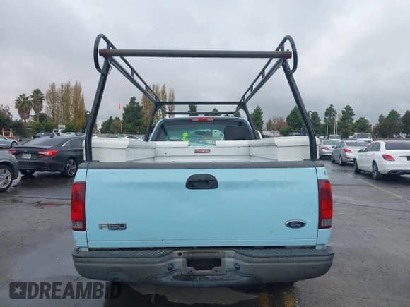 ✅ 2002 Ford F-150 XL • VIN: 1FTRF17W52KA32102 • Lot: 43752125. Wystawiony na IAAI z przebiegiem 303 926 mil. Bezpłatny archiwum sprzedaży aukcyjnych z USA i szczegółowy raport historii pojazdu na DreamBid. Zdjęcie 16.