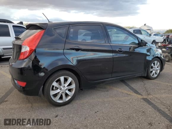 ✅ 2014 Hyundai Accent SE • VIN: KMHCU5AE3EU170423 • Лот: 76746704. Опубликован ранее на Copart с пробегом 104 112 миль. Бесплатный доступ к архиву аукционных продаж из США и подробный отчёт об истории автомобиля на DreamBid. Изображение 3.