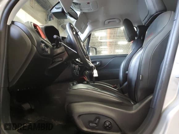 ✅ 2021 Jeep Renegade Trailhawk • VIN: ZACNJDC11MPM14738 • Lot: 65345195. Listed on Copart with 53,761 mi. Free auction sales archive from the USA and detailed vehicle history report at DreamBid. Image 7.