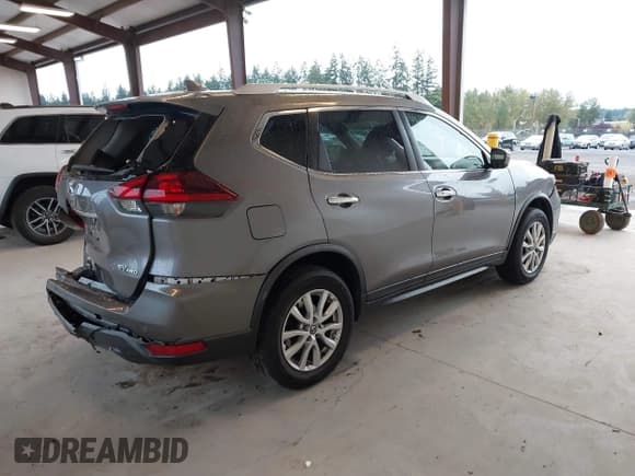 ✅ 2019 Nissan Rogue SV • VIN: KNMAT2MV2KP558570 • Lot: 43331278. Wystawiony na IAAI z przebiegiem 101 630 mil. Bezpłatny archiwum sprzedaży aukcyjnych z USA i szczegółowy raport historii pojazdu na DreamBid. Zdjęcie 4.