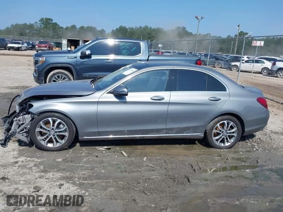✅ 2016 Mercedes-Benz C 300 • VIN: WDDWF4JB0GR161167 • Lot: 42571563. Wystawiony na IAAI z przebiegiem 229 252 mil. Bezpłatny archiwum sprzedaży aukcyjnych z USA i szczegółowy raport historii pojazdu na DreamBid. Zdjęcie 14.