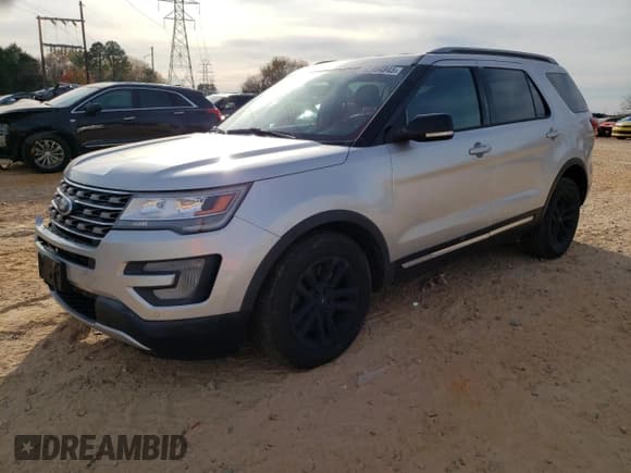 ✅ 2017 Ford Explorer XLT • VIN: 1FM5K7D84HGD62310 • Лот: 92984845. Опубликован ранее на Copart с пробегом 187 443 миль. Бесплатный доступ к архиву аукционных продаж из США и подробный отчёт об истории автомобиля на DreamBid. Изображение 1.