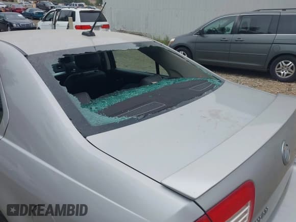 ✅ 2008 Mercury Milan • VIN: 3MEHM07ZX8R600305 • Lot: 42561117. Listed on IAAI with 120,094 mi. Free auction sales archive from the USA and detailed vehicle history report at DreamBid. Image 6.