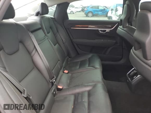 ✅ 2018 Volvo S90 Momentum • VIN: LVY992MK0JP031710 • Лот: 81584555. Опубликован ранее на Copart с пробегом 33 867 миль. Бесплатный доступ к архиву аукционных продаж из США и подробный отчёт об истории автомобиля на DreamBid. Изображение 10.