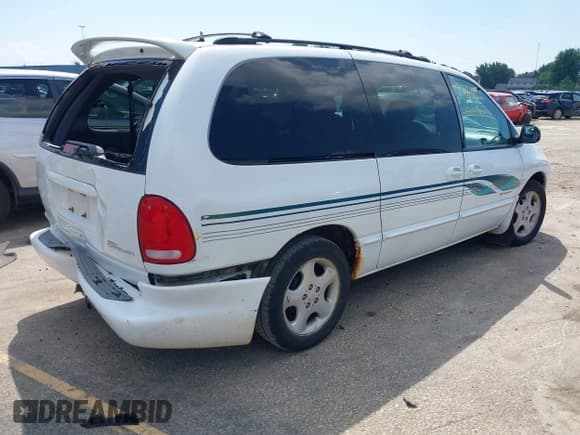 ✅ 2000 Dodge Caravan SE • VIN: 1B4GP44R6YB688397 • Лот: 42977835. Опубликован ранее на IAAI с пробегом 106 610 миль. Бесплатный доступ к архиву аукционных продаж из США и подробный отчёт об истории автомобиля на DreamBid. Изображение 4.