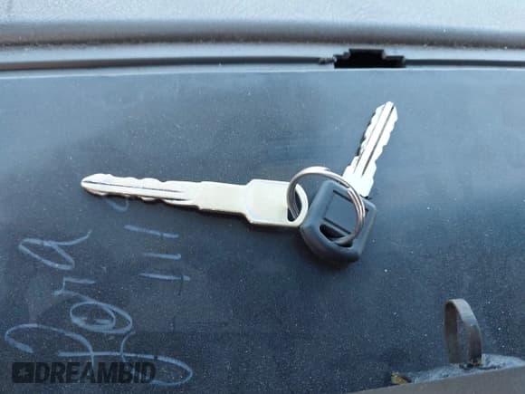 ✅ 1996 GMC Suburban • VIN: 1GKFK16R3TJ703465 • Lot: 41325441. Wystawiony na IAAI z przebiegiem 271 871 mil. Bezpłatny archiwum sprzedaży aukcyjnych z USA i szczegółowy raport historii pojazdu na DreamBid. Zdjęcie 11.