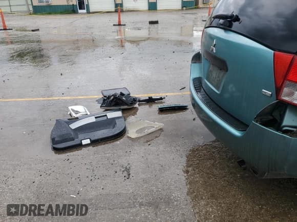 ✅ 2004 Mitsubishi Endeavor LS • VIN: 4A4MM21S14E018106 • Lot: 61355605. Listed on Copart with 194,509 mi. Free auction sales archive from the USA and detailed vehicle history report at DreamBid. Image 12.