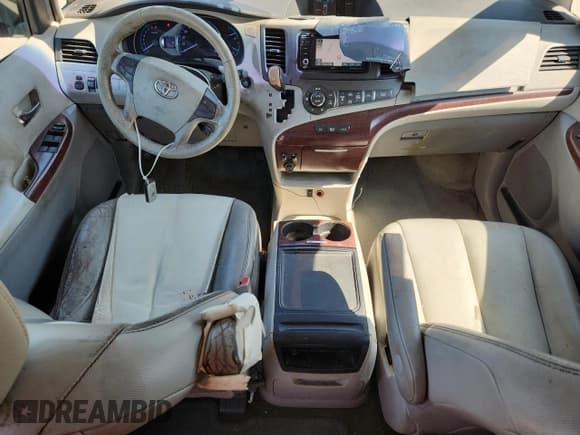 ✅ 2013 Toyota Sienna XLE AAS • VIN: 5TDYK3DC2DS378472 • Lot: 71878925. Wystawiony na Copart z przebiegiem 120 857 mil. Bezpłatny archiwum sprzedaży aukcyjnych z USA i szczegółowy raport historii pojazdu na DreamBid. Zdjęcie 8.